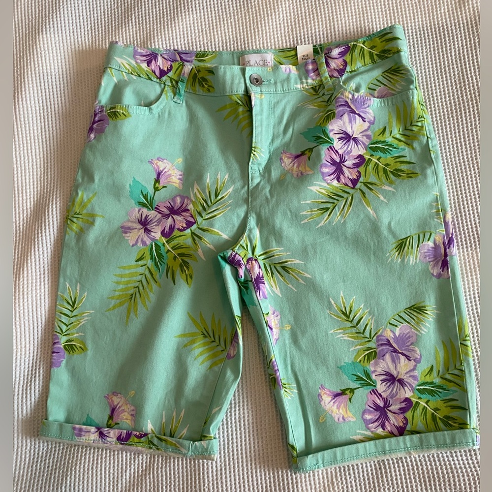 3 for $15! NWOT Children’s Place Teal and floral Bermuda shorts. Size 16